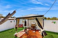 Charming home near beaches with a washer&dryer AC & outdoor entertaining - Chambres d'hôtes Panama City Beach