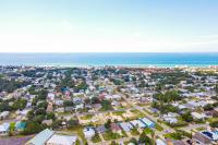 Charming home near beaches with a washer&dryer AC & outdoor entertaining - Chambres d'hôtes Panama City Beach
