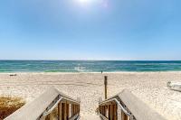 Inviting condo near the beach with patio tennis pool & W&D - Chambres d'hôtes Navarre