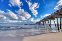 Stunning sunlit townhome with pool balcony & AC - near beaches & boardwalks - Chambres d'hôtes Panama City Beach