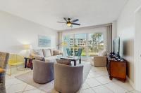 Coastal condo with lagoon pool bike rentals tennis pickleball & beach access - B&B Seacrest