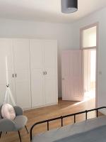 Main Street with Private Roof Terrace, Spacious, Bright! - B&B Gibilterra