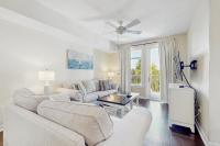 Lovely condo with pool nearby golf fitness area hot tub & central AC - Chambres d'hôtes Destin
