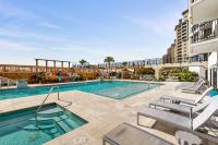 Gulf-front condo with balcony ocean view W&D pool hot tub & tennis - Chambres d'hôtes Destin
