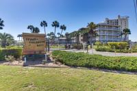 Updated condo with balcony central AC pools hot tub grills & beach access - Chambres d'hôtes Perdido Key