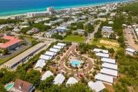 Dog-friendly home with pool patio & washer&dryer - B&B Santa Rosa Beach