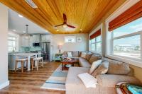 Newly built cottage with historical details WiFi & central AC - steps to beach - Chambres d'hôtes Mexico Beach
