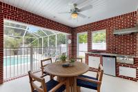 Lovely house with private saltwater pool & screened lanai - snowbird-friendly - B&B Fort Walton Beach