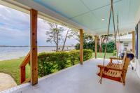 Gorgeous waterfront coastal cottage with dock Wifi & private washer&dryer - B&B Fort Walton Beach