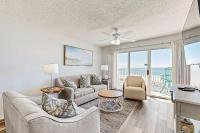 Gulf-front condo with outdoor pool & tennis - short drive to entertainment - Ferienwohnung Fort Walton Beach
