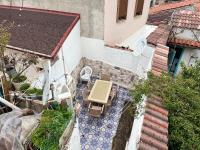 Cross House Historical Greek House with 3 Floors and Courtyard - Chambres d'hôtes Ayvalık