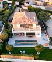 Villa Rez de Jardin - vue mer, piscine & boulodrome privé, plage, Ste maxime & Golfe de St Tropez - B&B Roquebrune-sur-Argens