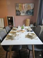 Modern spacious 2bed apartment with allocated parking - Bed and Breakfast Yiewsley