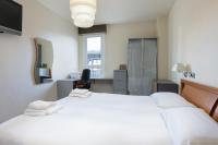 Aparteasy - Bright, large and central apartment in BCN - Chambres d’hôtes Barcelone