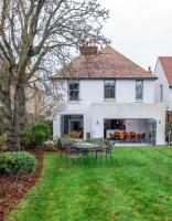 Detached Edwardian Villa with Garden and Parking - Chambres d’hôtes Broadstairs