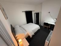 Cosy Six Bedroom House in Bedford Town - Chambres d'hôtes Bedford
