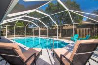 Beach Getaway - Private Heated Pool & 2 King Beds - B&B Sebastián