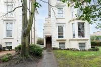 Stunning 1 BR Surbiton with views, near station - Pass the Keys - Chambres d’hôtes Surbiton