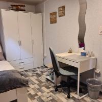 ,, Himmelsblick "Apartment komplett möbliert,direkt an der Haltestelle, nach Heidelberg,Mannheim ,Weinheim - B&B Hirschberg an der Bergstraße