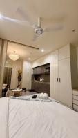 Luxury Studio in Supernova Spira Tower Noida Sector 94 High Floor Balcony View - B&B Nuova Delhi