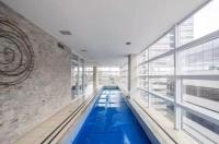 Apto 1405 com Piscina e Academia 2 Quartos Ar Condicionado no Centro Cívico com Garagem - B&B Curitiba