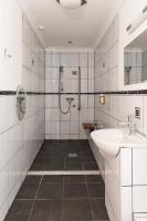 King Room with Roll-In Shower - Disability Access