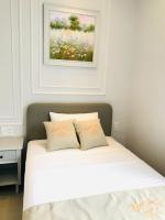 Tweepersoonskamer met 2 Aparte Bedden en Eigen Badkamer