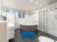 Appartamento con 3 Camere da Letto e Vista Lago