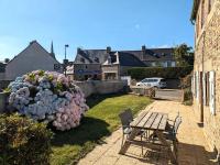 Maison centre bourg, commerces & proche de la mer - B&B Ploumilliau