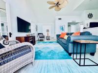 Shipwrecked Getaway For 6 - B&B Galveston
