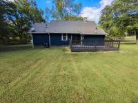The Crestwood - Entire 3BR Ranch Home - Wi-Fi - Long Stays - Large Lot - HD Truck Parking OK - Utilities Included - 25 Min to Downtown Atlanta - Chambres d'hôtes Lithonia