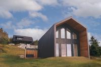 Modern Nordic Cabin w/ Hot Tub & Views - Bed and Breakfast East LaHave