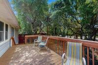 Perfect 3BR Getaway with Central A/C, Full Kitchen and Relaxing Balcony - Ferienwohnung Emerald Isle