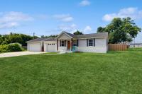 Dog-friendly coastal home with enclosed yard and boat parking available - Bed and Breakfast Harkers Island