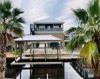 Waterfront Holiday and Mardi Gras escape - B&B Bay Saint Louis