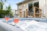 Peaceful Gem HotTub Fenced Yard & Near Downtown - Ferienwohnung Omaha