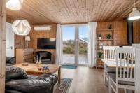 Lovely Holiday Home With A Large Terrace And Outdoor Hot Tub, 500 Meters From The North Sea - B&B Frøstrup