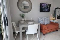 The Clinton - cozy studio escape close to Sandton - B&B Johannesburg
