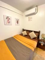 Room with Queen Bed For Couple 7 mins away to Canigaran Beach 10mins away to Airport 5mins away from Princesa Garden Resort - B&B Canigaran