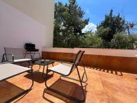 Chic & Cheerful - 2 Bedroom Apartment in Central St Julians - B&B San Julian's