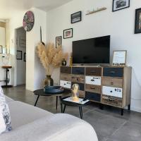 Joli gîte indépendant 2 à 4 personnes, au calme, serviettes & draps fournis, wifi, climatisation, parking gratuit - Chambres d'hôtes Barbaste
