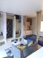 Studio au calme avec piscine - Bed and Breakfast Clarensac