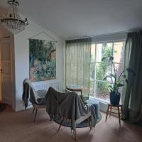 Cute gardenhouse close to Stockholm City - B&B Solna