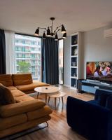 Costal Crown - Luxury 2BR Seafront Apartment - Ferienwohnung Golem