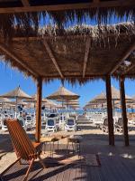 Costal Crown - Luxury 2BR Seafront Apartment - B&B Golem