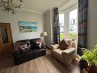 Charming 3-Bedroom House - B&B Glasgow