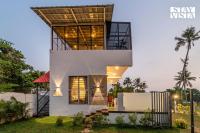 StayVista's Dynast - By the Beach - Beach View & Home Theatre near Pollethai beach - Ferienwohnung Alappuzha