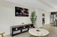 Style & Space 2BD 2BTH Balcony DT Cleveland - B&B Cleveland