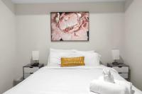 1Bx2B Dog Friendly MLB NBA PlayHouse Square Rock HOF Vasino - B&B Cleveland