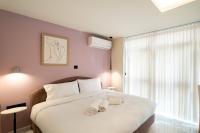 Deluxe One-Bedroom Apartment with Harbour View